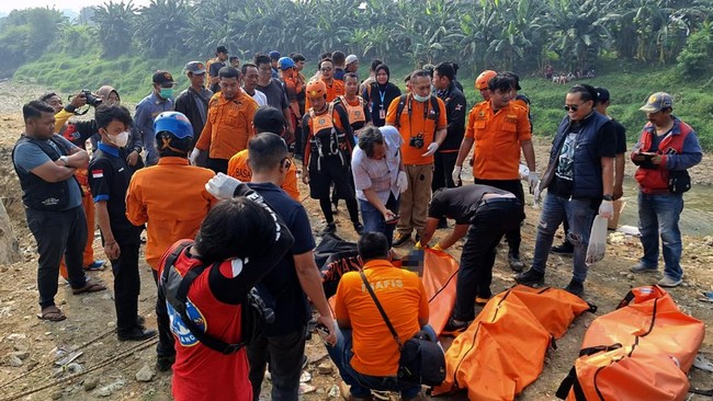 Tragedi di Kali Bekasi: 7 Remaja Tewas, Komisi III Ungkap Kedalaman Palung 6 Meter