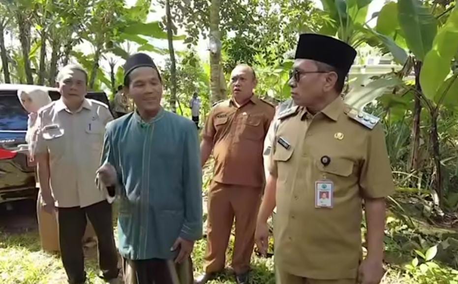 Pjs. Bupati Tasikmalaya Tinjau Lokasi Bencana Pergerakan Tanah di Desa Bojongsari, Kecamatan Gunungtanjung