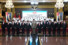 Menhan Sjafrie Sjamsoeddin 12 Staf Ahli DPN melantik 12 staf ahli Dewan Pertahanan Nasional.(DPN)