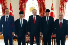 Menlu Sugiono dan Menhan Sjafrie