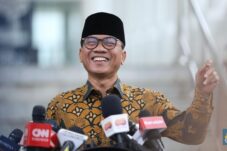 Foto: Menteri Desa dan Daerah Tertinggal Yandri Susanto di Istana Merdeka, Jakarta, Rabu (23/10/2024). (CNBC Indonesia/Tri Susilo)