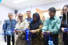 Hj. Puspawati Husler meresmikan Layanan Unit Dialisis di Rumah Sakit Inco Sorowako