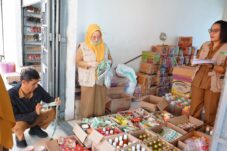 Pengawasan Obat dan Makanan di Pasar Angkona Luwu Timur