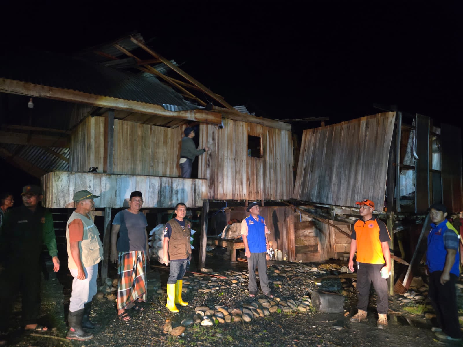 Angin Puting Beliung Hantam Permukiman Warga di Burau Luwu Timur