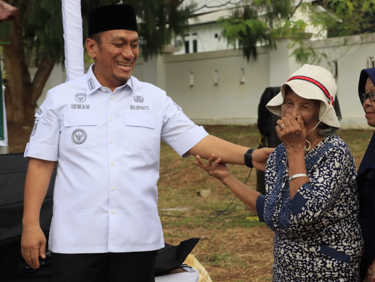 Bupati Lutim Tegaskan Bantuan Harus Tepat Sasaran