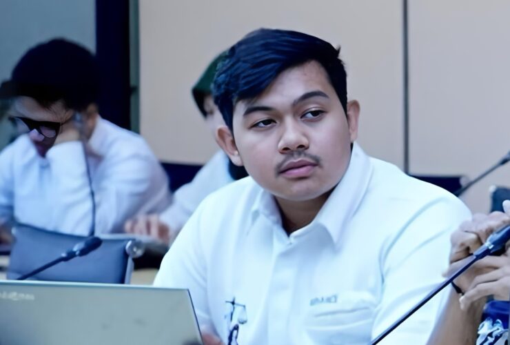 https://pintasan.co/rupiah-hampir-rp17-000-dampak-perang-iran-as-ismei-wilayah-ii-ekonomi-ri-sedang-pendarahan-stop-poles-gimmick/