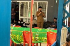 Bupati Irwan Lepas Jenazah H. Sjamsul Bachrie