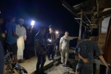 Bupati Luwu Timur Tinjau Rumah Roboh di Wasuponda