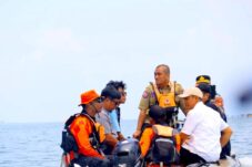 Bupati Irwan Pantau Langsung Keamanan Wisatawan di Pantai Ujung Suso