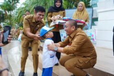 Siswa Luwu Timur Mengaku Bahagia Dapat Seragam Gratis