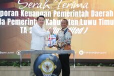 Bupati Luwu Timur Serahkan LKPD 2025 ke BPK