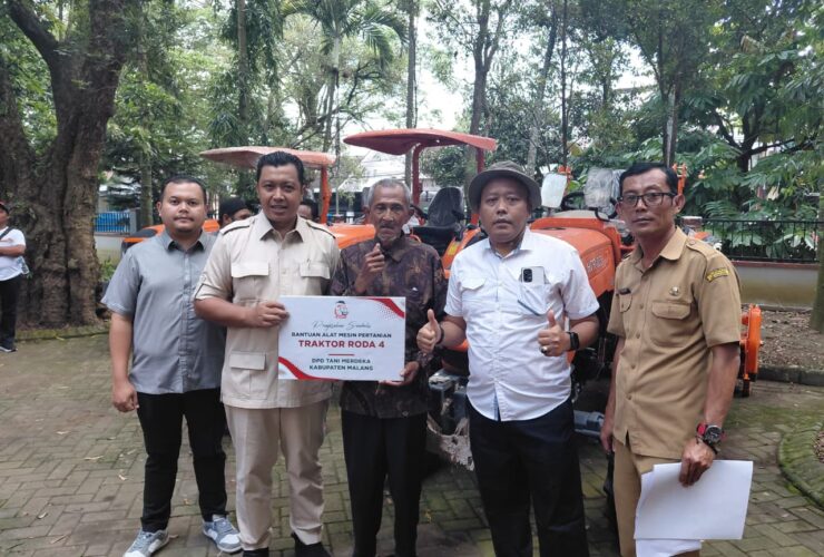 Pemerintah Salurkan Alsintan Roda 4 ke 16 Kelompok Tani di Malang