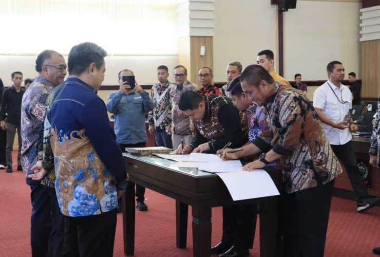 Bupati Luwu Timur Hadiri Rakor Pengelolaan Sampah