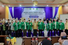 Sekda Luwu Timur: Santri Harus Jadi Teladan