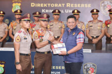 Polda Metro Jaya Bekali Taruna Akpol dengan Referensi Hukum Pidana dan KUHAP Terbaru