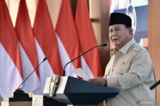 Prabowo Minta Pindad Rancang Mobil Presiden yang Bisa Dipakai Salami Rakyat