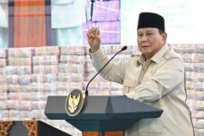 Presiden Prabowo Minta Bunga Kredit PNM Mekaar Dipangkas di Bawah 9 Persen