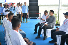 Gibran Tinjau Sentra Industri Garam Nasional di Rote Ndao