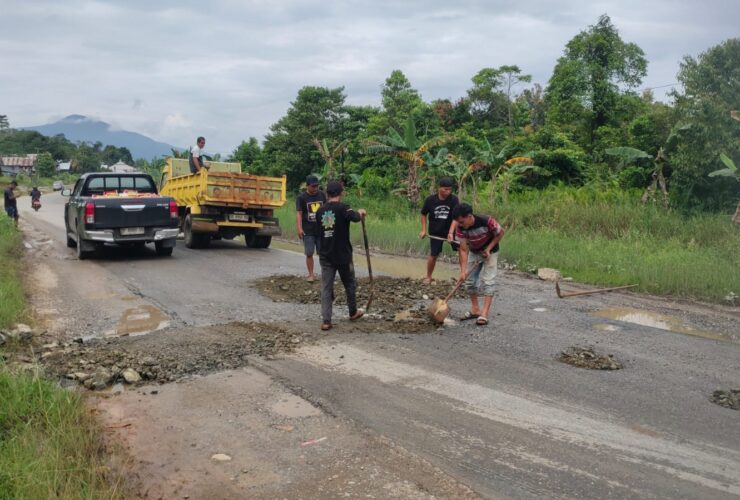 Pemkab Luwu Timur Respon Cepat Penanganan Jalan Tarengge–Malili yang Rusak