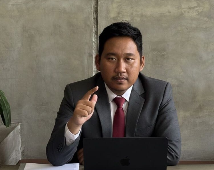 Mengasuh Ibu Pertiwi di Tengah Turbulensi Digital